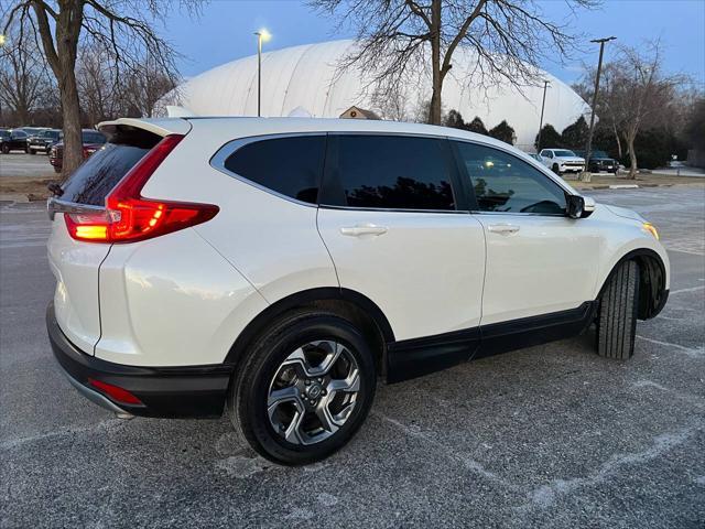 Photo of 2018 White Diamond Pearl Honda CR-V