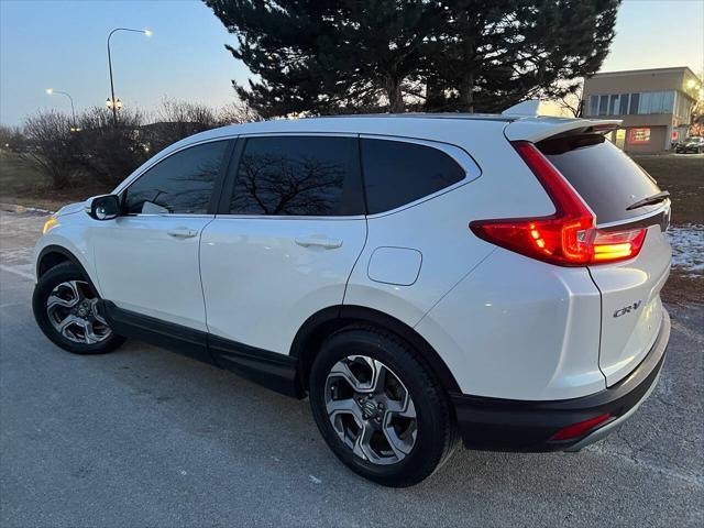 Photo of 2018 White Diamond Pearl Honda CR-V