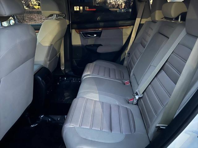 Photo of 2018 White Diamond Pearl Honda CR-V