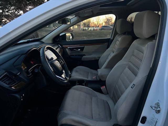 Photo of 2018 White Diamond Pearl Honda CR-V