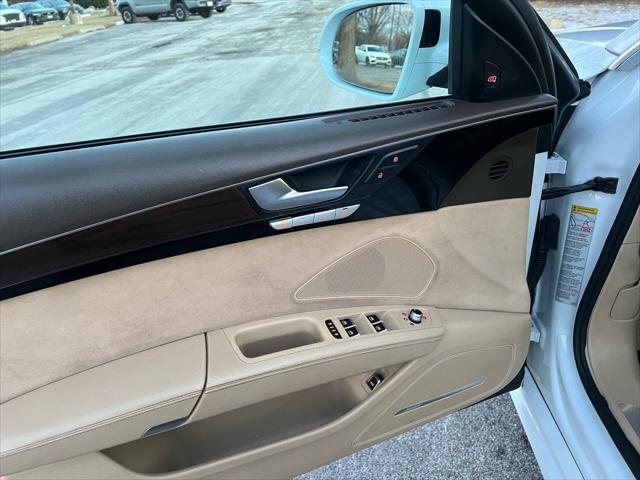 Photo of 2016 White Audi A8