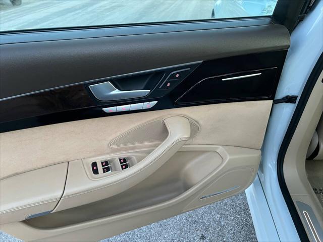 Photo of 2016 White Audi A8