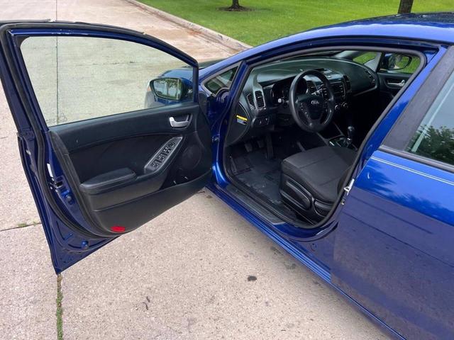 Photo of 2018 Deep Sea Blue Kia Forte