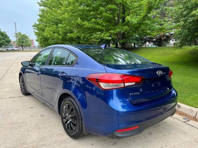 Photo of 2018 Deep Sea Blue Kia Forte