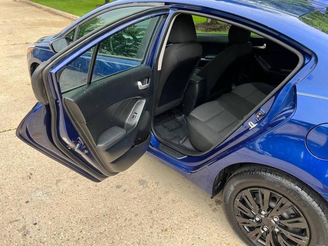 Photo of 2018 Deep Sea Blue Kia Forte