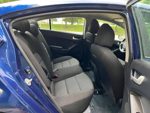Photo of 2018 Deep Sea Blue Kia Forte