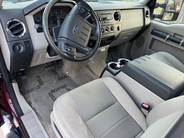 Photo of 2008 Burgundy Ford F-250