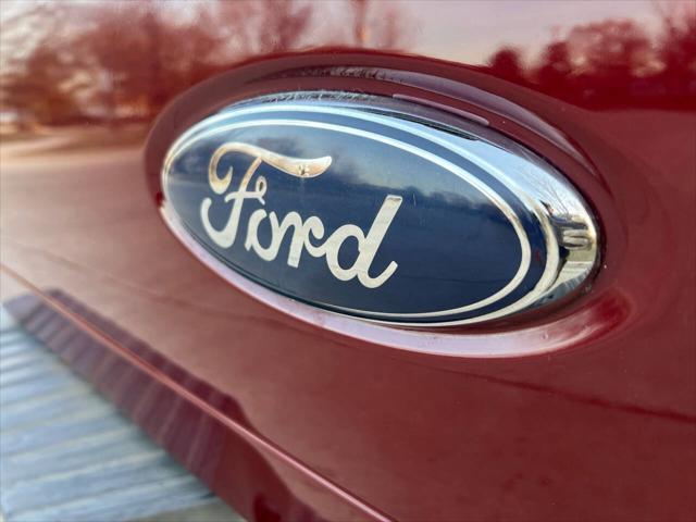 Photo of 2008 Burgundy Ford F-250