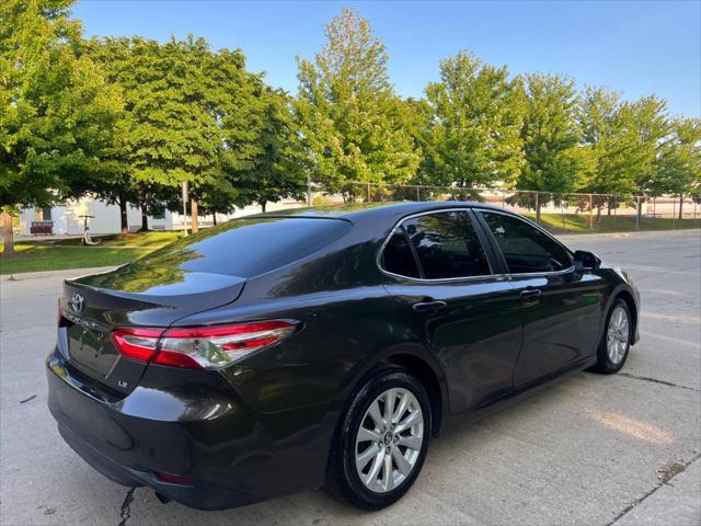 Photo of 2018 Brown Stone Toyota Camry