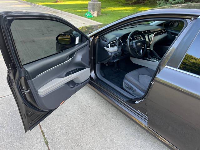 Photo of 2018 Brown Stone Toyota Camry