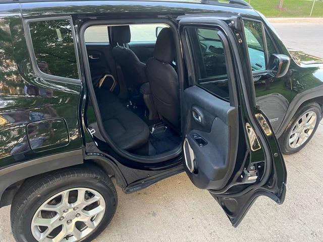 Photo of 2017 Black Jeep Renegade