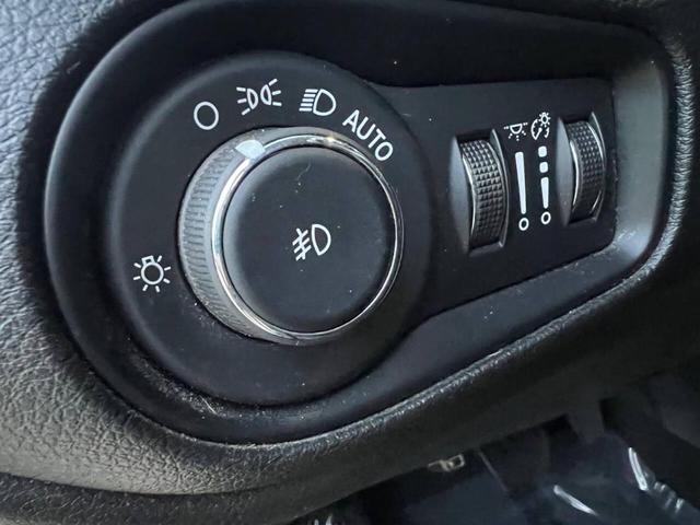 Photo of 2017 Black Jeep Renegade