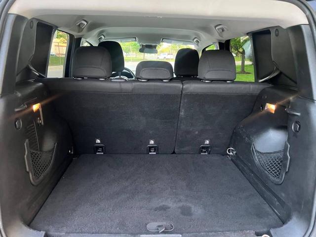 Photo of 2017 Black Jeep Renegade