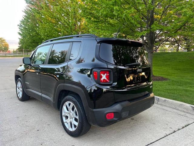 Photo of 2017 Black Jeep Renegade