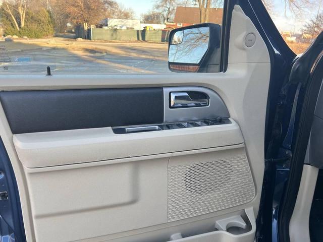 Photo of 2017 Blue Jeans Ford Expedition EL
