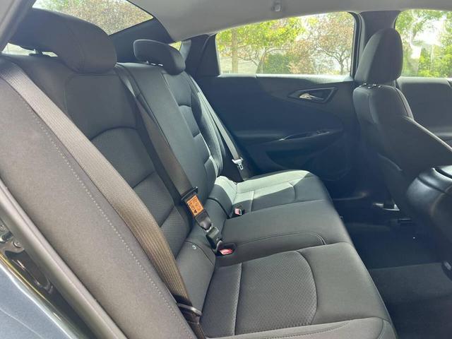 Photo of 2021 Shadow Gray Metallic Chevrolet Malibu
