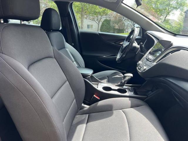 Photo of 2021 Shadow Gray Metallic Chevrolet Malibu