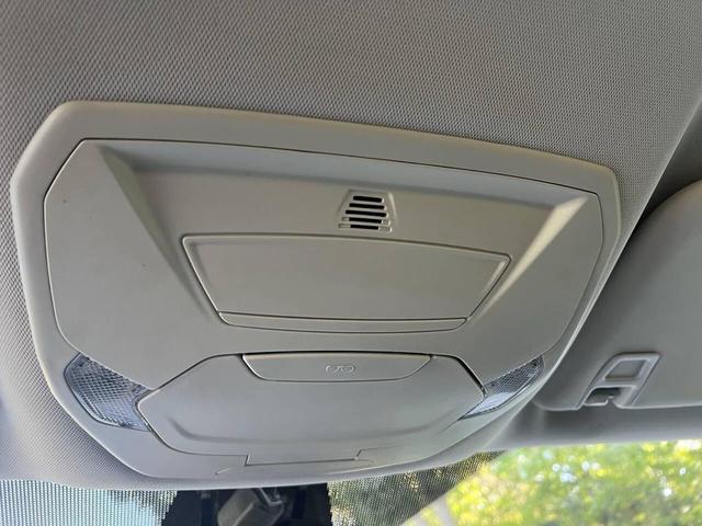 Photo of 2018 Shadow Black Ford Escape