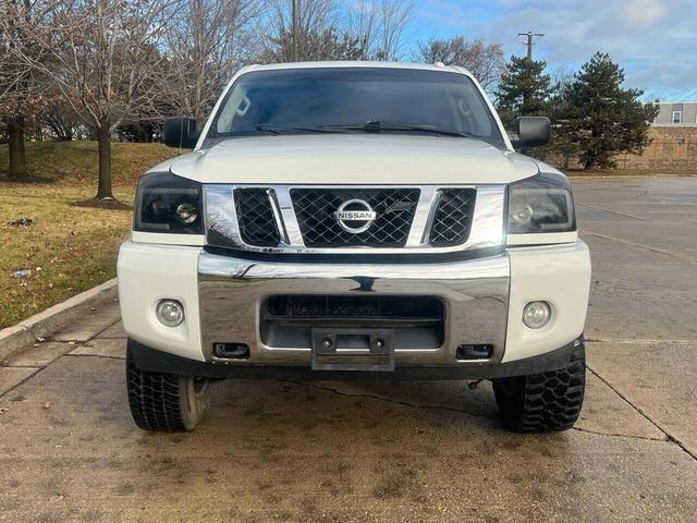Photo of 2014 Glacier White Nissan Titan