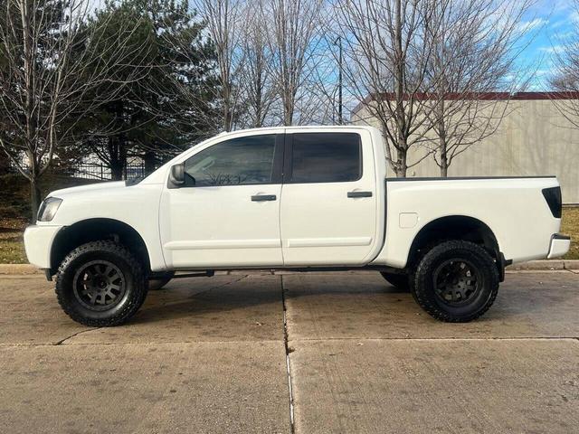 Photo of 2014 Glacier White Nissan Titan
