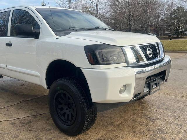 Photo of 2014 Glacier White Nissan Titan