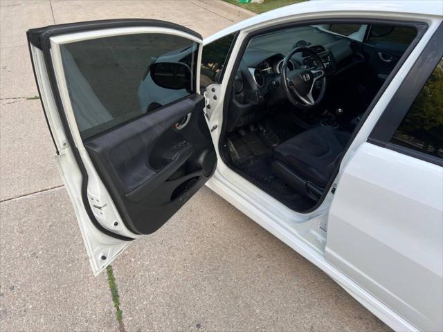 Photo of 2010 Taffeta White Honda Fit