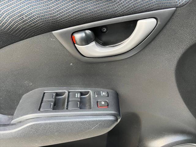 Photo of 2010 Taffeta White Honda Fit