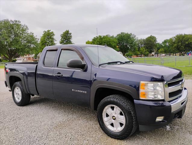 Photo of 2011 Imperial Blue Metallic Chevrolet Silverado 1500