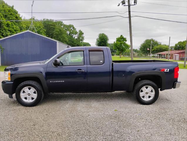 Photo of 2011 Imperial Blue Metallic Chevrolet Silverado 1500