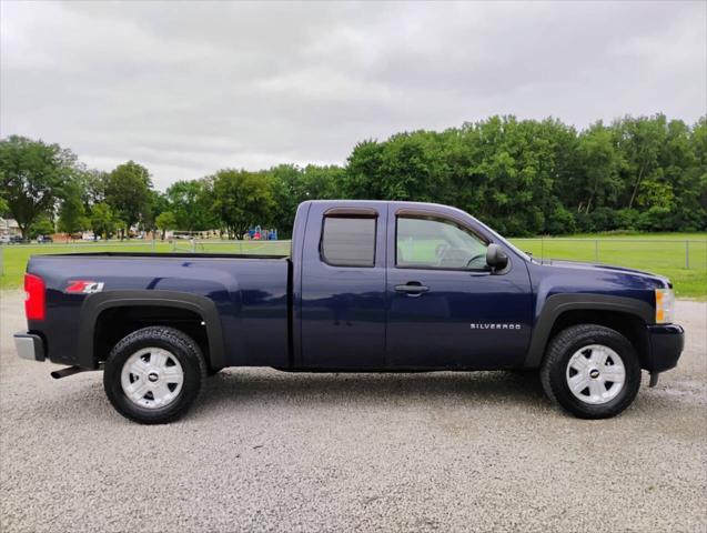 Photo of 2011 Imperial Blue Metallic Chevrolet Silverado 1500