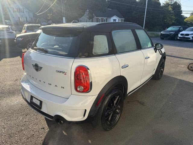 Photo of 2015 White MINI Countryman