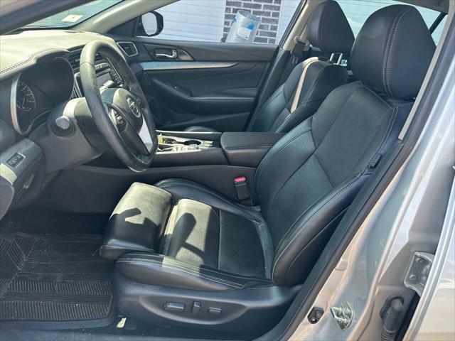 Photo of 2017 Silver Nissan Maxima