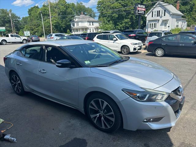 Photo of 2017 Silver Nissan Maxima