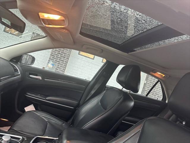 Photo of 2019 Gray Chrysler 300
