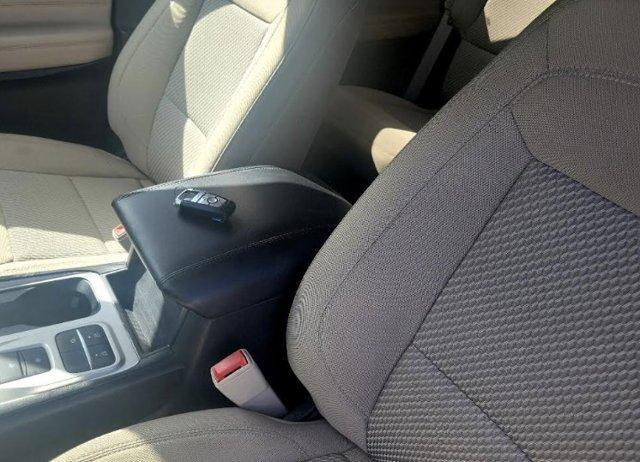 Photo of 2022 Iconic Silver Metallic Ford Explorer