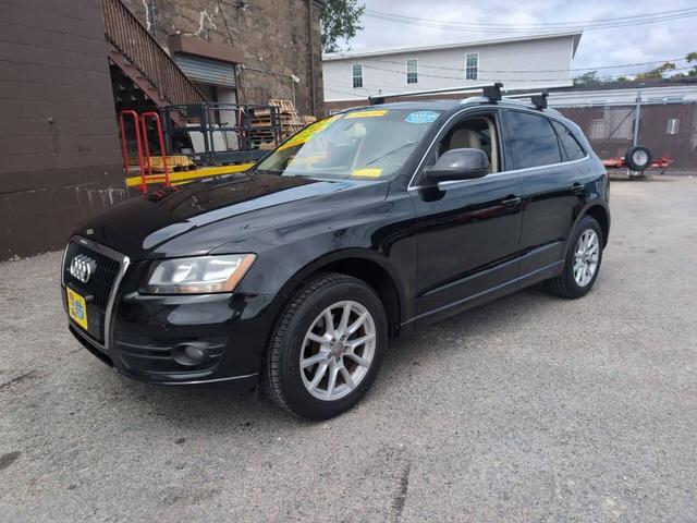 Photo of 2009 Black Audi Q5