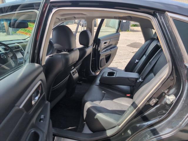 Photo of 2013 Black Nissan Altima