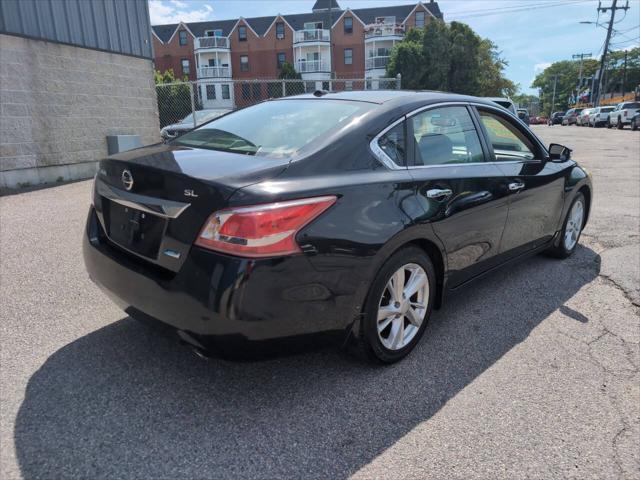 Photo of 2013 Black Nissan Altima