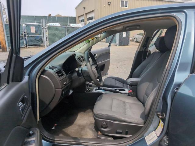 Photo of 2012 Blue Ford Fusion