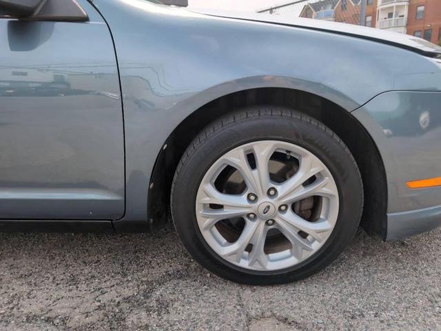 Photo of 2012 Blue Ford Fusion