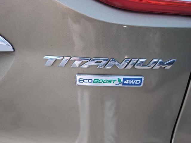 Photo of 2014 Green Ford Escape