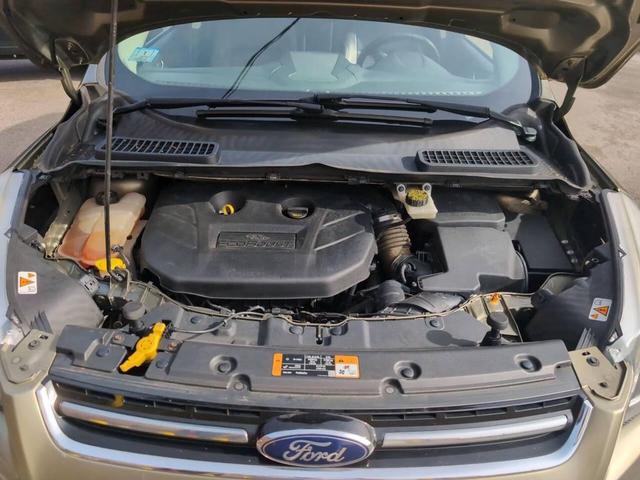 Photo of 2014 Green Ford Escape