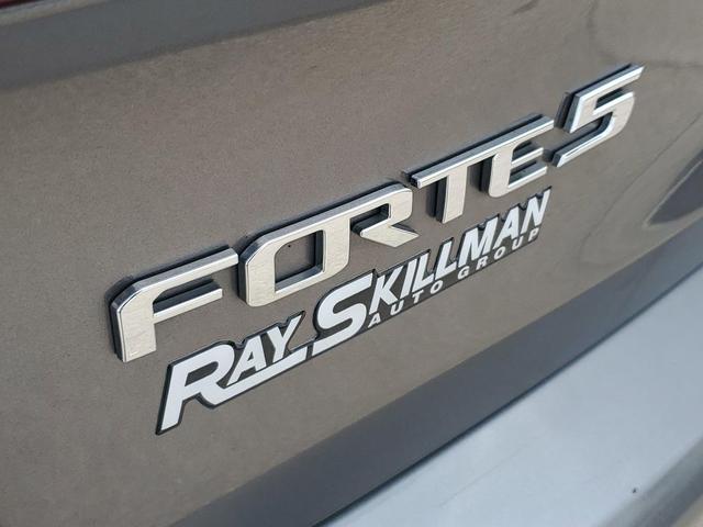 Photo of 2016 Graphite Steel Metallic Kia Forte