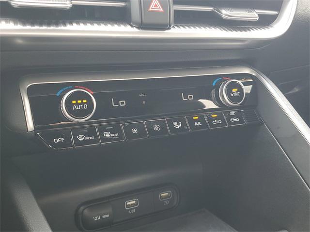 Photo of 2022 Wolf Gray Kia K5