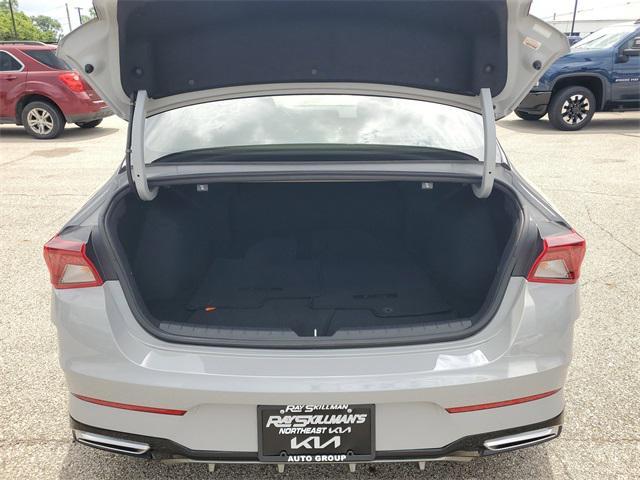 Photo of 2022 Wolf Gray Kia K5