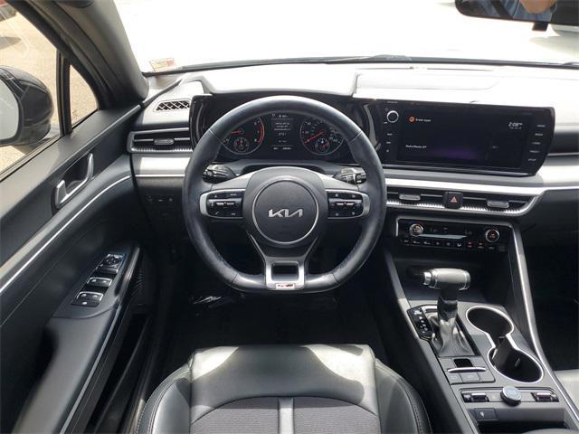 Photo of 2022 Wolf Gray Kia K5