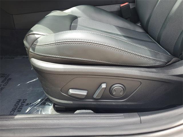 Photo of 2022 Wolf Gray Kia K5