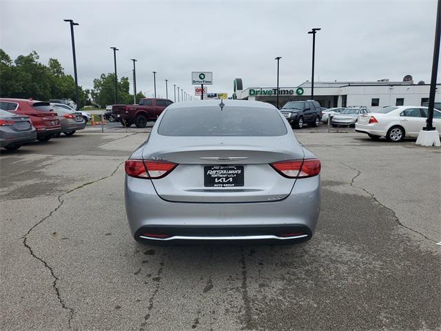 Photo of 2017 Billet Silver Metallic Clearcoat Chrysler 200