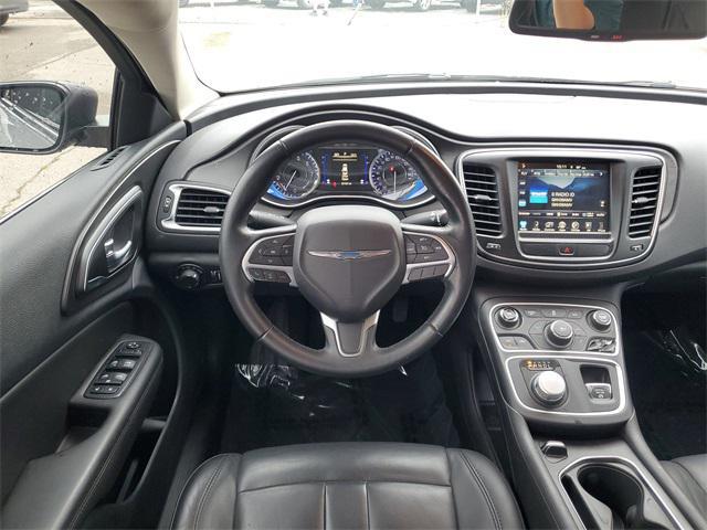 Photo of 2017 Billet Silver Metallic Clearcoat Chrysler 200