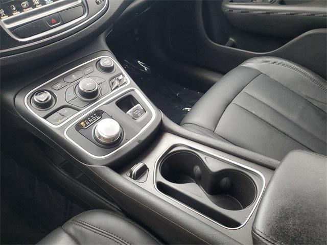 Photo of 2017 Billet Silver Metallic Clearcoat Chrysler 200